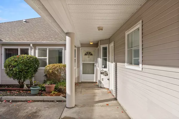 Surrey, BC V3W 3W9,7127 124th ST #19