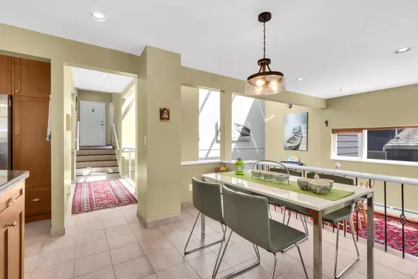 North Vancouver, BC V7N 1T4,4255 St Pauls AVE