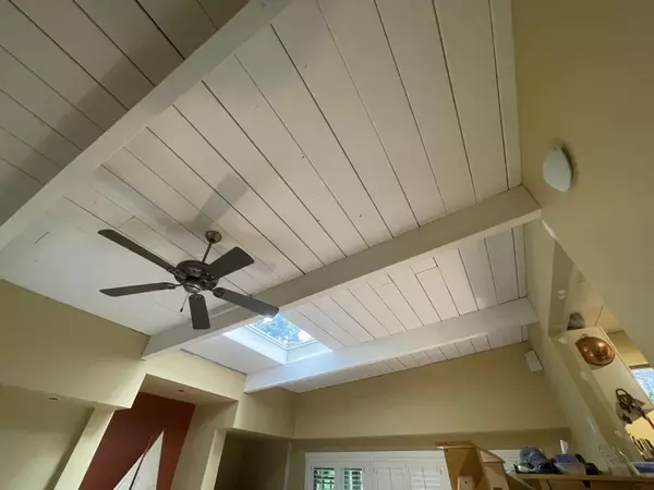 West Vancouver, BC V7V 3H6,3937 Westridge AVE