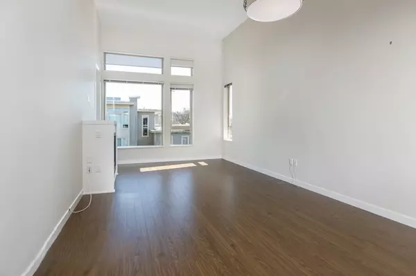 North Vancouver, BC V7M 0B4,119 W 22nd ST #504