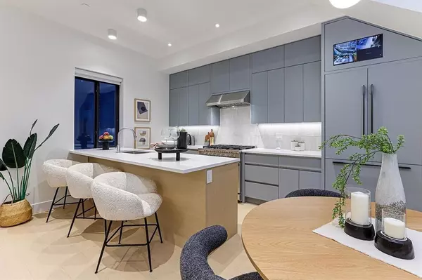 Vancouver, BC V5N 1P6,1943 E 6th AVE