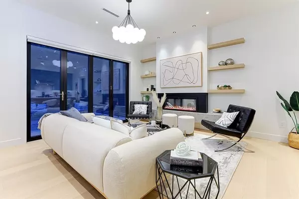 Vancouver, BC V5N 1P6,1943 E 6th AVE