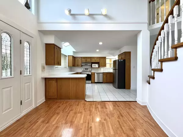 1921 Harrison DR #2, Vancouver, BC V5P 2P4