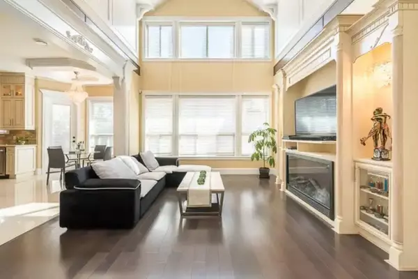 Richmond, BC V7A 2B4,9760 Saunders RD