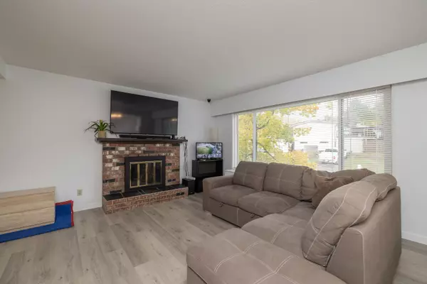 Mission, BC V2V 1M2,32410 Diamond AVE