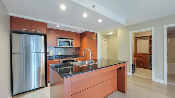 Vancouver, BC V6B 0H1,1255 Seymour ST #804