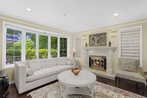 West Vancouver, BC V7T 1P1,1426 Fulton AVE