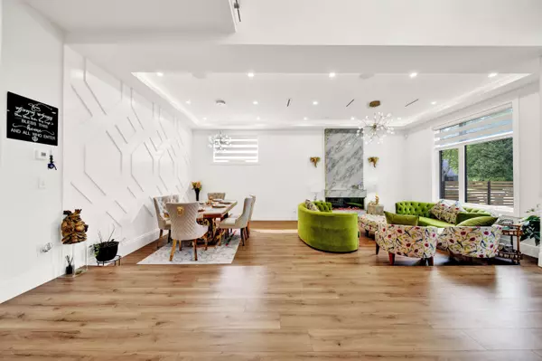 Surrey, BC V4A 2C2,15496 22 AVE