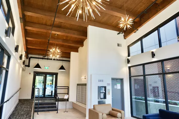 Surrey, BC V4P 0H4,3528 146a ST #109