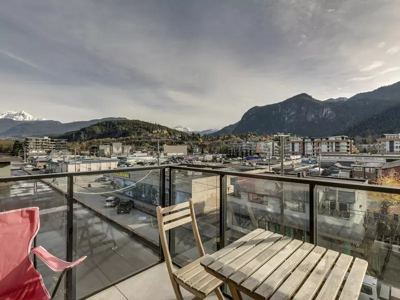 38033 Second AVE #416, Squamish, BC V8B 0C4