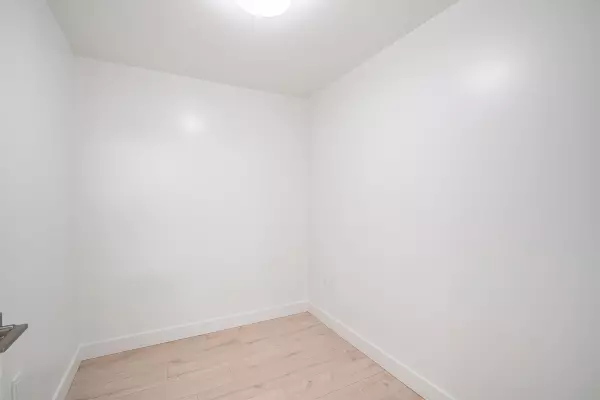 Richmond, BC V6Y 0K1,8428 Park RD #205