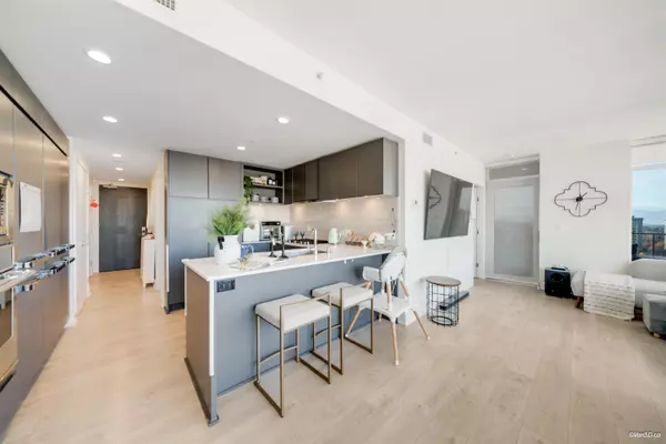 Coquitlam, BC V3K 6C3,450 Westview ST #1710