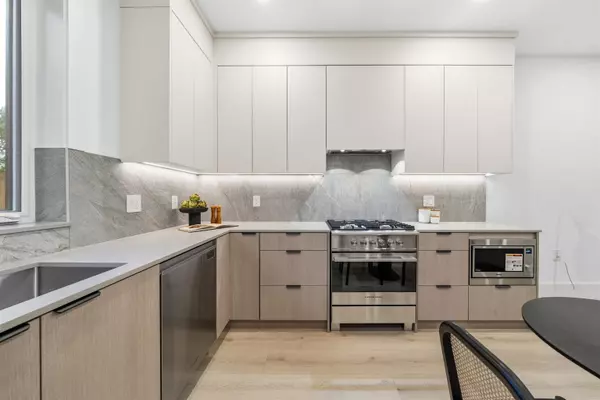 Vancouver, BC V5K 0A9,323 N Kamloops ST