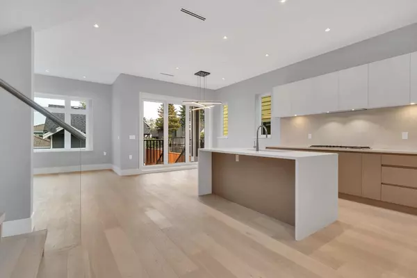 276 E 37th AVE, Vancouver, BC V5W 1E6