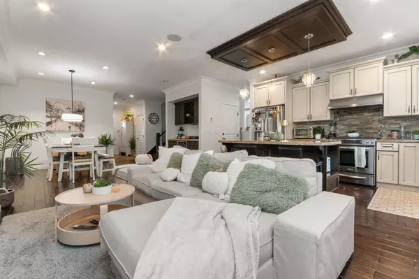 17394 2nd AVE, Surrey, BC V3Z 9P9