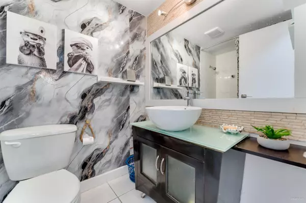 Burnaby, BC V3N 4P6,9867 Manchester #403