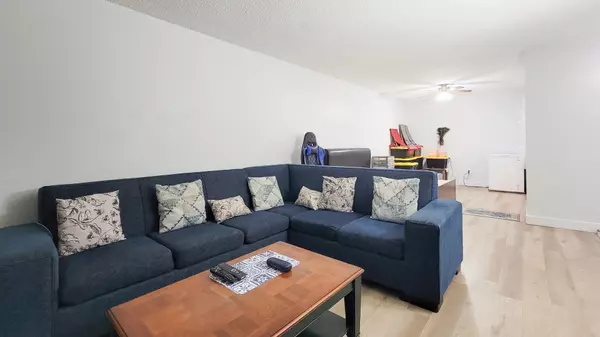 Abbotsford, BC V2S 5G3,33400 Bourquin PL #214