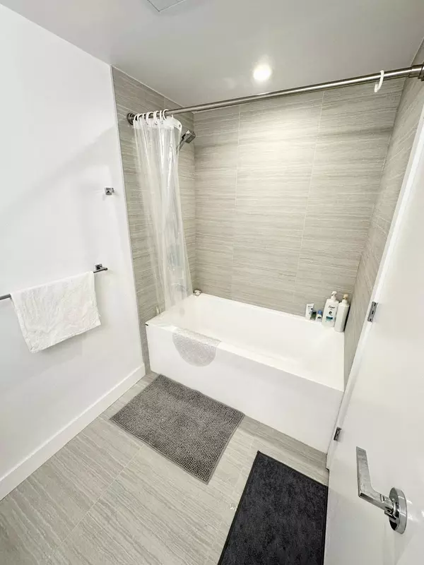 5766 Gilbert RD #120X Richmond, BC V7C 0G1