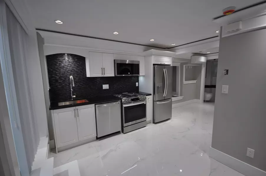 7828 Albert ST, Vancouver, BC V5X 3Z7