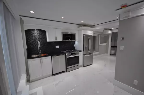 7828 Albert ST, Vancouver, BC V5X 3Z7