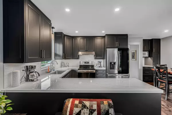 Maple Ridge, BC V2X 2A4,21180 River RD