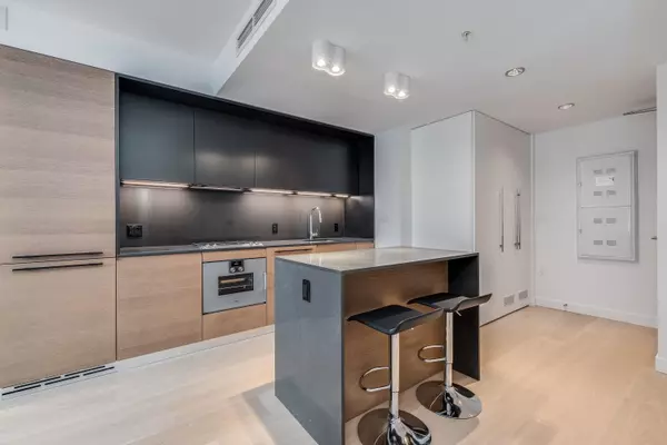 Vancouver, BC V6Z 1W4,1289 Hornby Street #1102