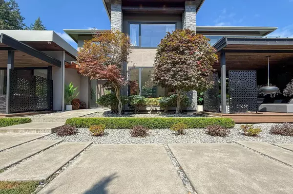 North Vancouver, BC V7R 3T1,4379 Arundel