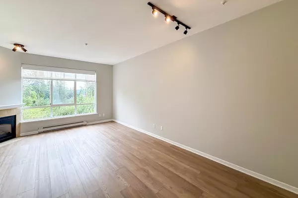 North Vancouver, BC V7H 3A1,630 Roche Point DR #217