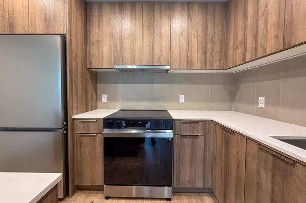 North Vancouver, BC V7G 0B4,3594 Malsum DR #221