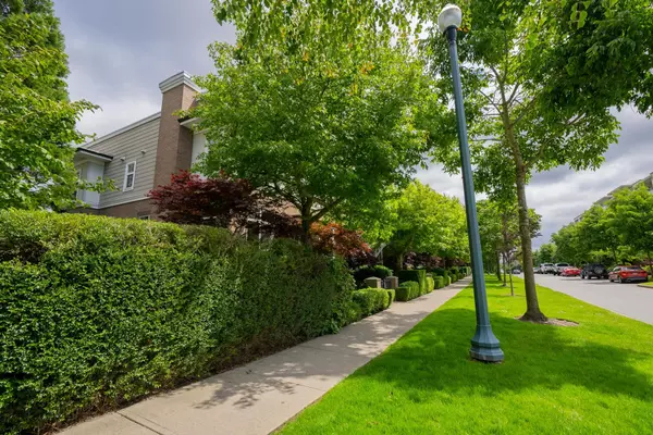 Surrey, BC V3Z 2X5,15833 26 AVE #15