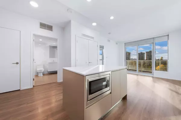 Burnaby, BC V3J 0M2,3833 Evergreen PL #309