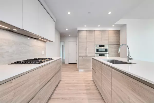 680 Quayside DR #3504 New Westminster, BC V3M 0P2