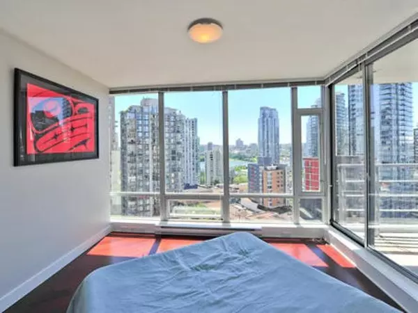 Vancouver, BC V6B 0H1,1602 1255 Seymour ST