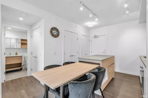 Coquitlam, BC V3J 0K3,2508 652 Whiting WAY