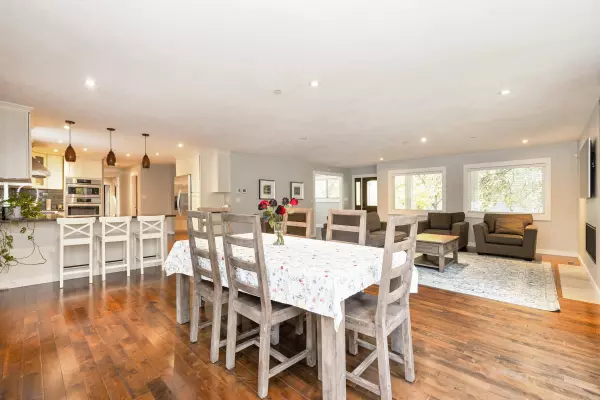 Maple Ridge, BC V2W 1J2,24445 104 AVE