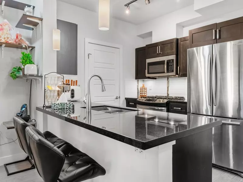 20062 Fraser HWY #206, Langley, BC V3A 0E6