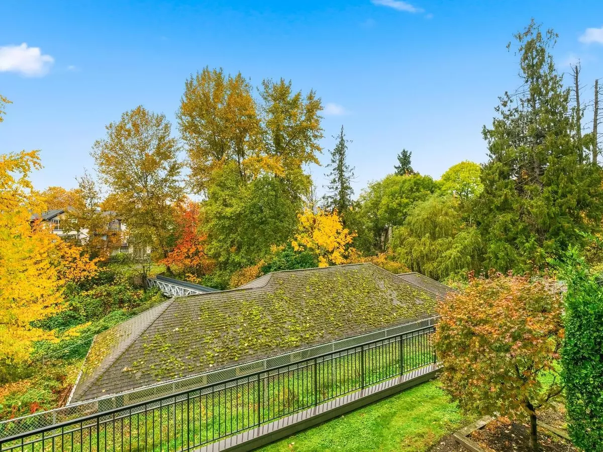 Langley, BC V3A 0E6,20062 Fraser HWY #206