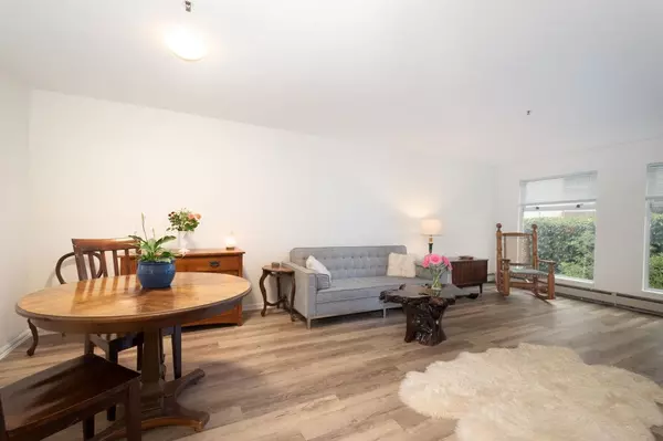 West Vancouver, BC V7V 1K3,2110 Marine DR #7