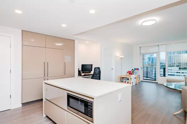 Burnaby, BC V5C 0N9,4168 Lougheed HWY #1010