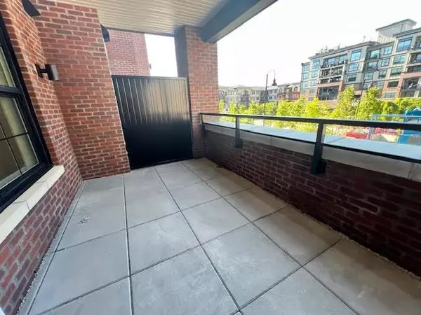 Maple Ridge, BC V2X 6H9,22638 Selkirk AVE #203