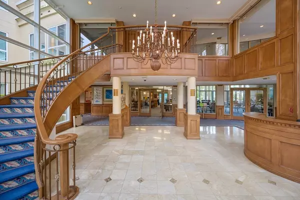 Coquitlam, BC V3B 7W8,3098 Guildford WAY #320