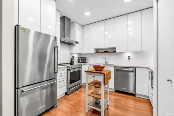 Burnaby, BC V5B 0B4,5460 Broadway #201