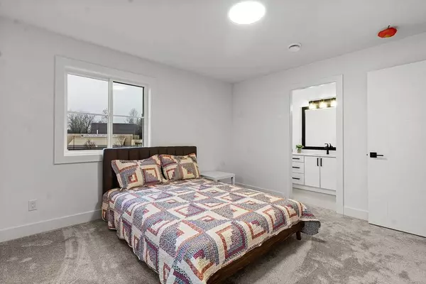 Abbotsford, BC V2S 3M2,2360 Crescent WAY #6