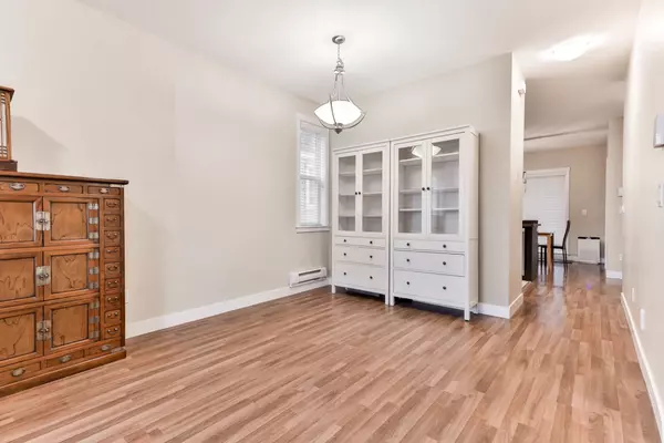 Surrey, BC V4N 5W3,8676 158 ST #42