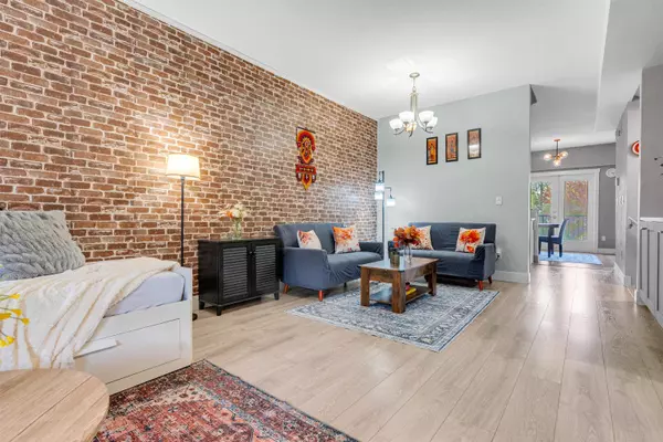 Aberdeen, BC V4X 0B2,2950 Lefeuvre RD #7