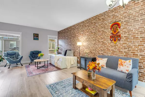 Aberdeen, BC V4X 0B2,2950 Lefeuvre RD #7