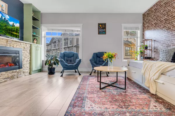 Aberdeen, BC V4X 0B2,2950 Lefeuvre RD #7