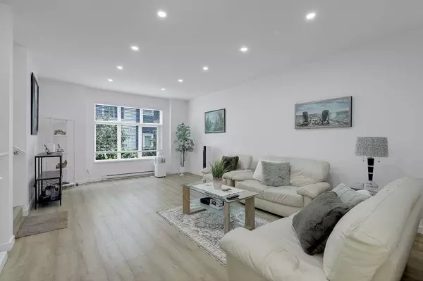 Surrey, BC V4N 6S3,10433 158 ST #8