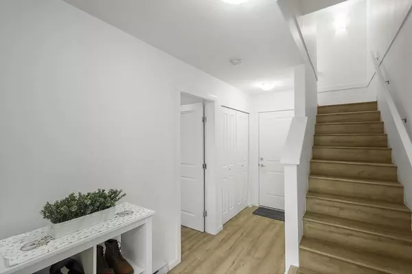 Surrey, BC V4N 6S3,10433 158 ST #8