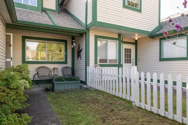 Maple Ridge, BC V2X 0K4,20675 118 AVE #205